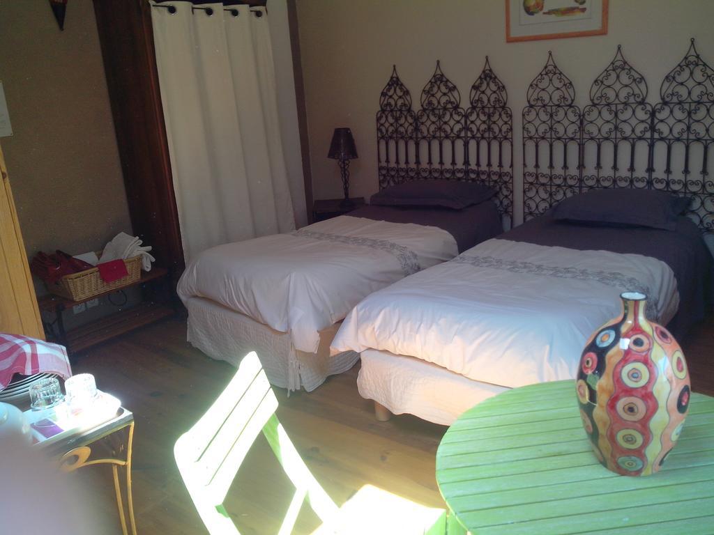 Bed and Breakfast Le Clos De La Source Le Bousquet-d'Orb Zimmer foto