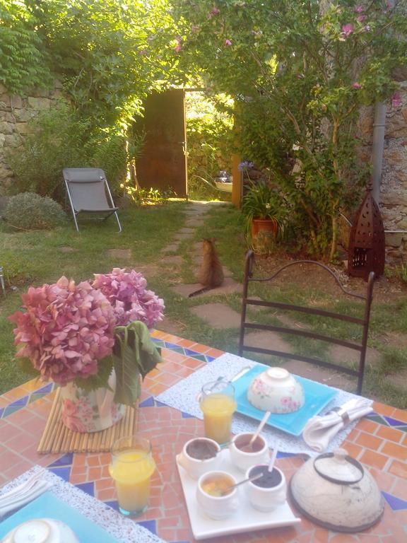 Bed and Breakfast Le Clos De La Source Le Bousquet-d'Orb Exterior foto