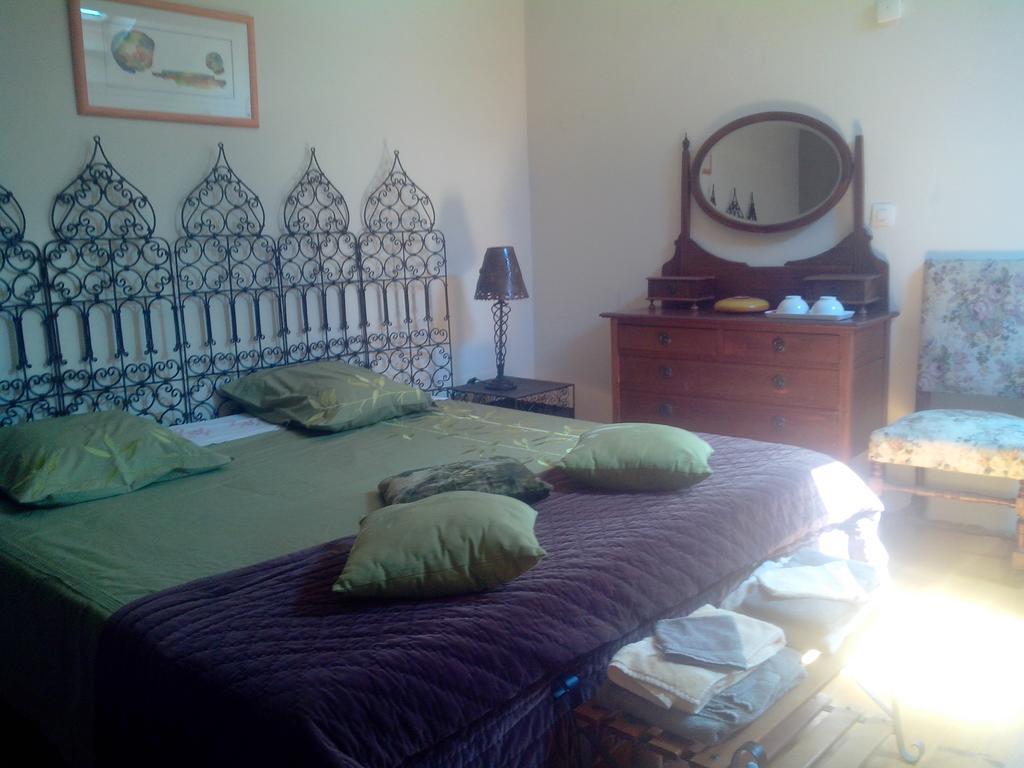 Bed and Breakfast Le Clos De La Source Le Bousquet-d'Orb Exterior foto