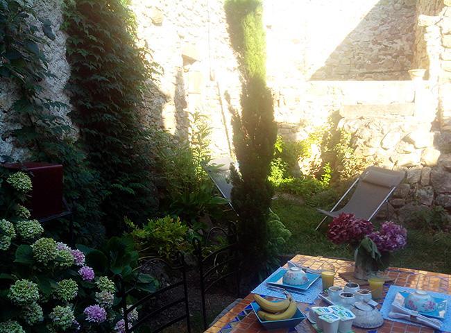 Bed and Breakfast Le Clos De La Source Le Bousquet-d'Orb Exterior foto
